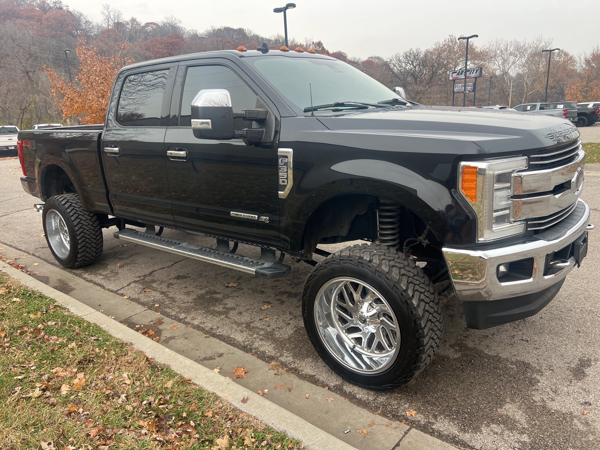 2019 Ford F-350 Lariat photo 3