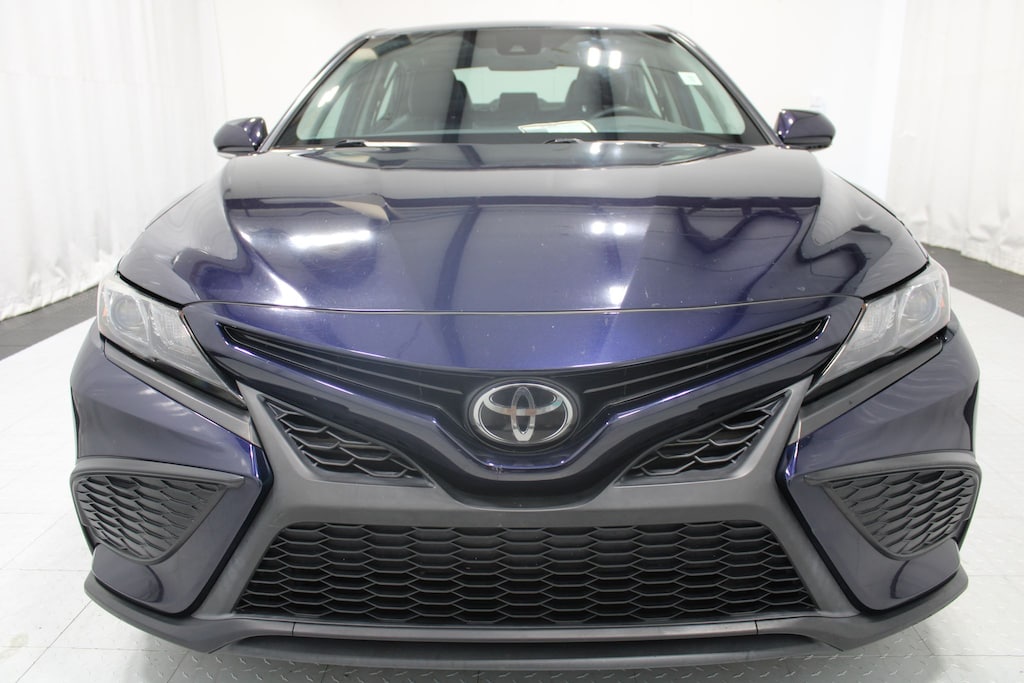 Used 2022 Toyota Camry SE Sedan