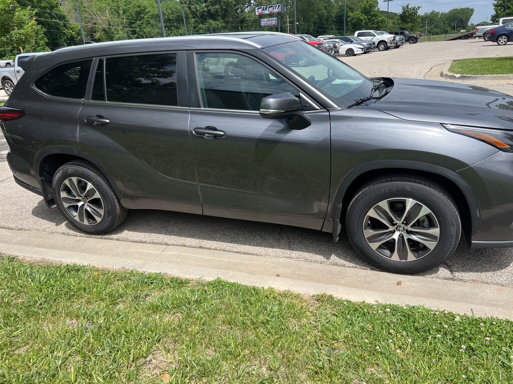 Used 2023 Toyota Highlander XLE SUV