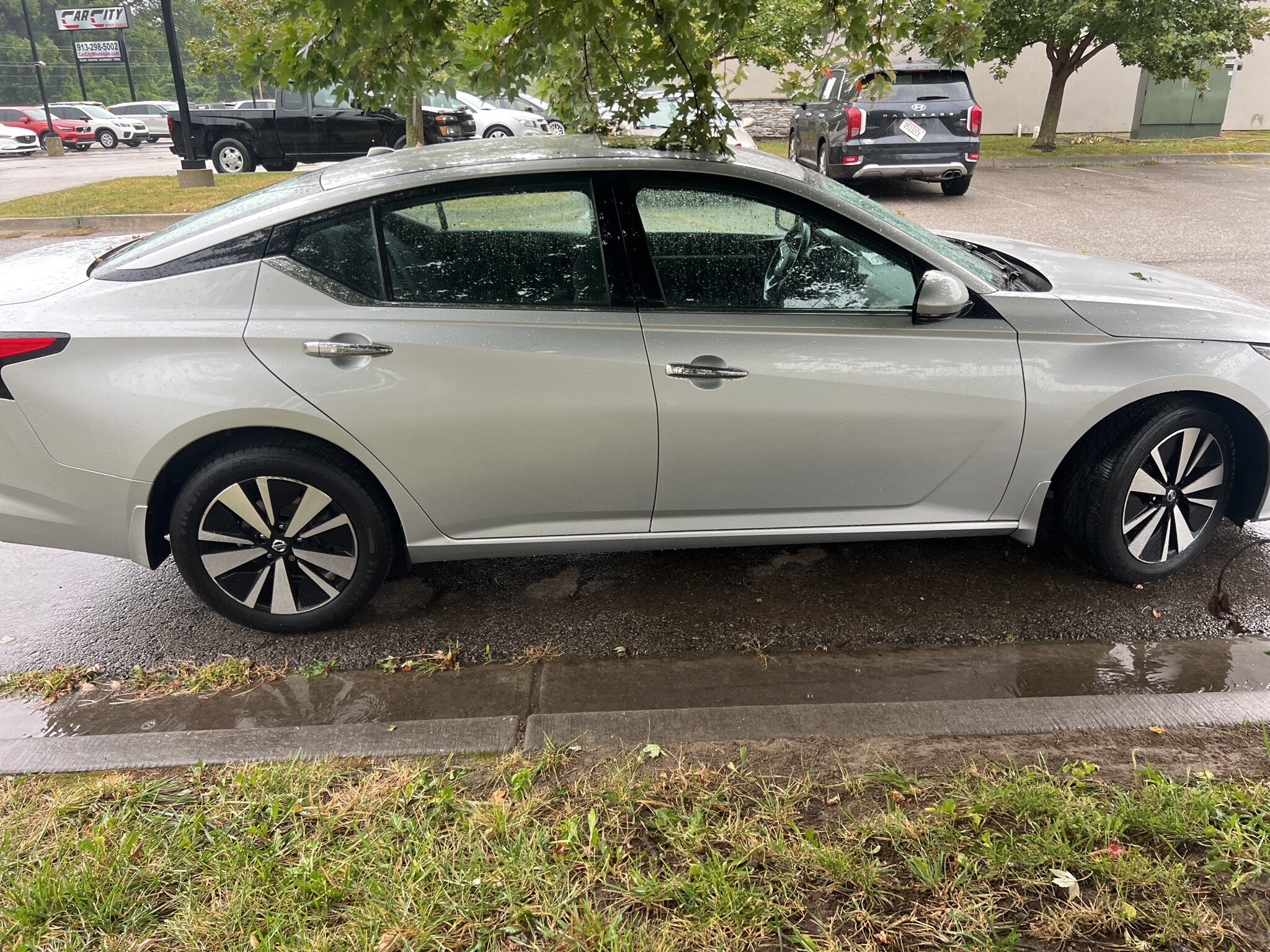 2019 Nissan Altima 2.5 SV photo 3