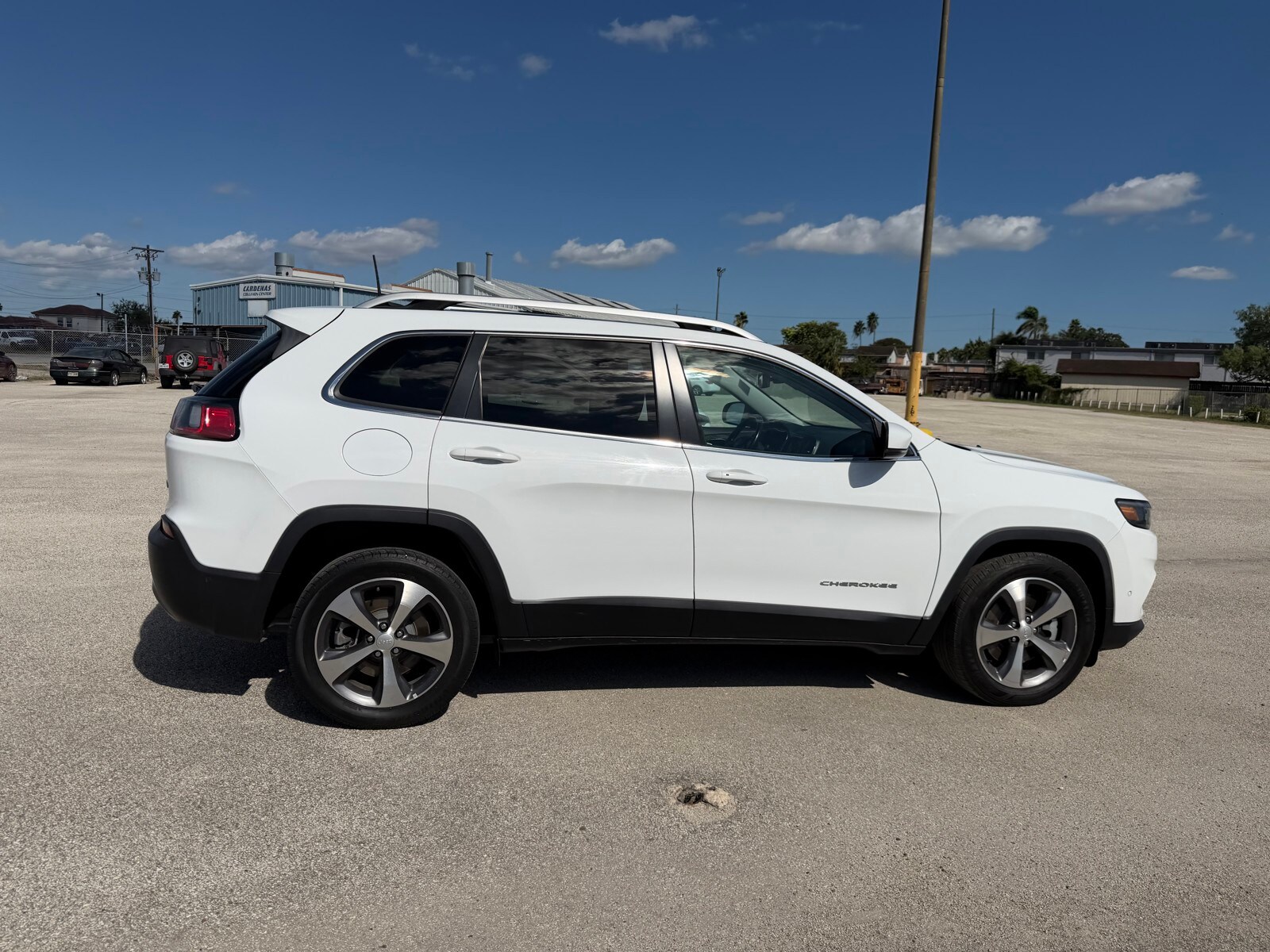 2021 Jeep Cherokee Limited photo 3