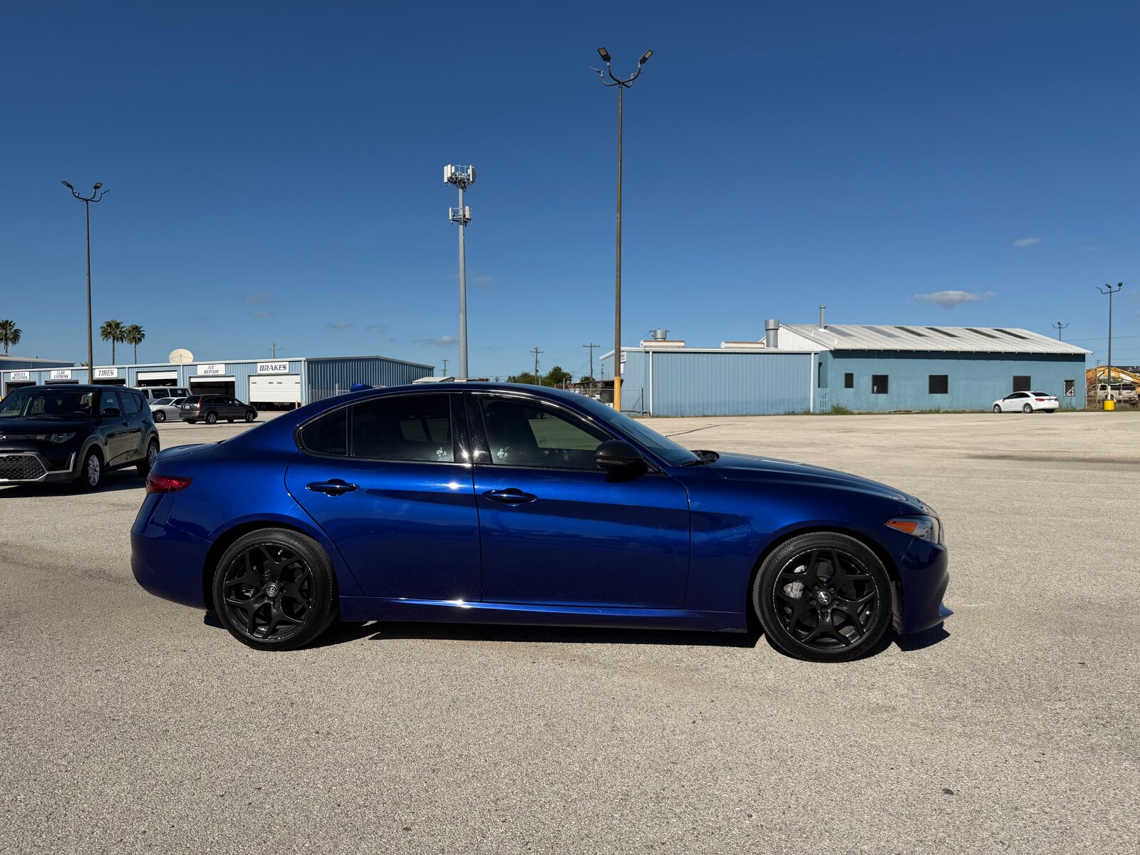 2021 Alfa Romeo Giulia photo 4