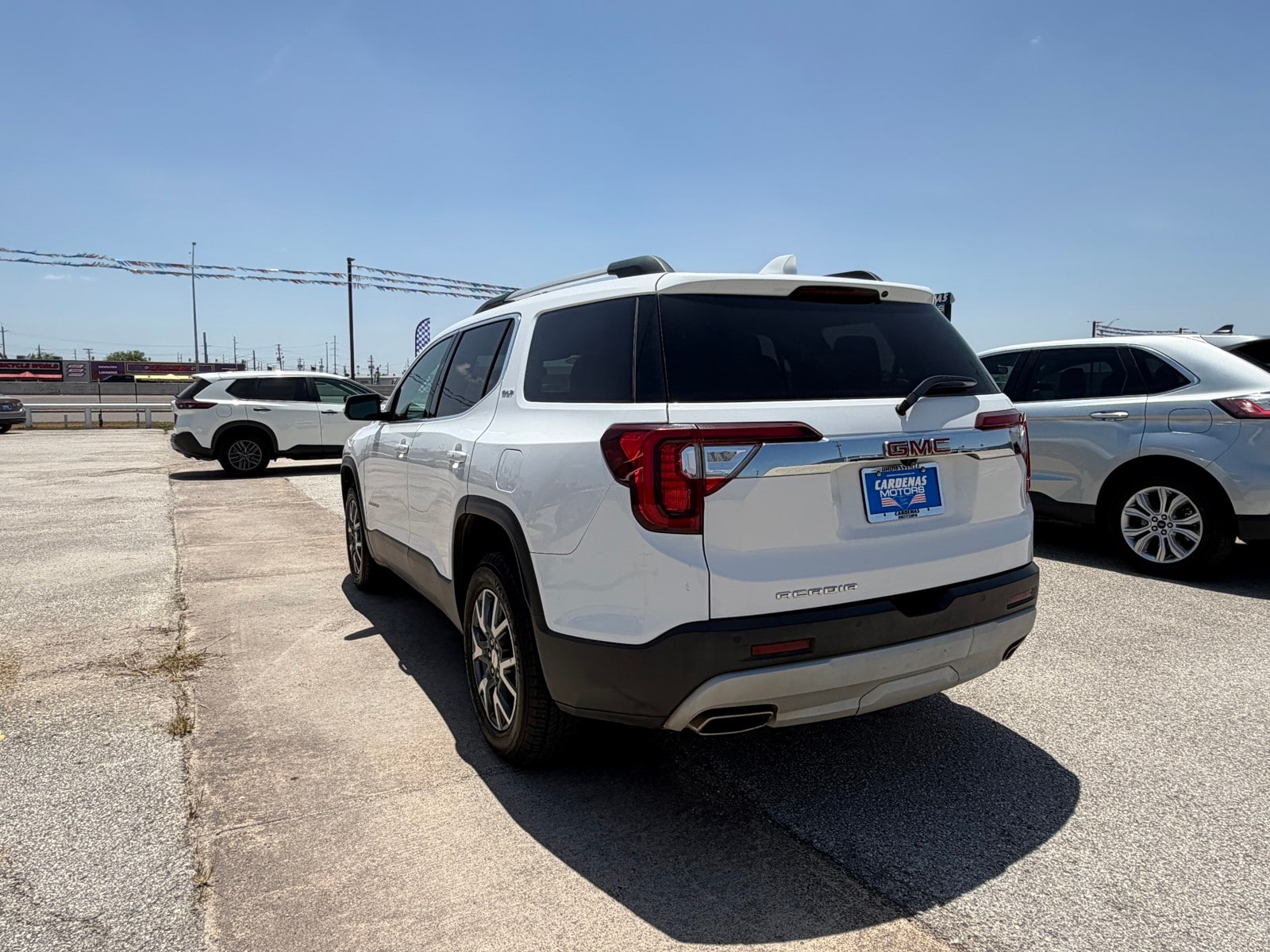 2023 GMC Acadia SLT - Photo 7