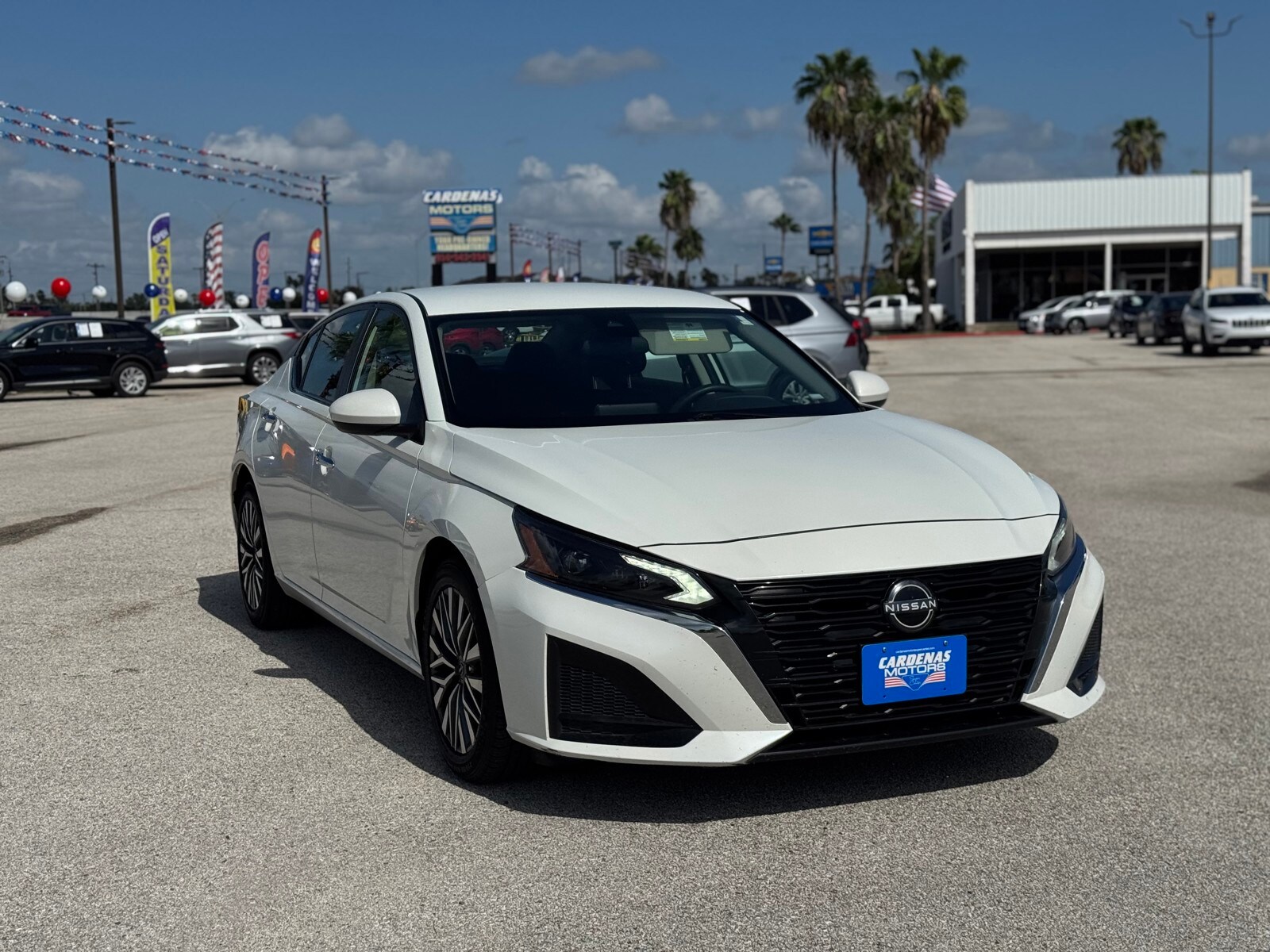 2023 Nissan Altima SV photo 2