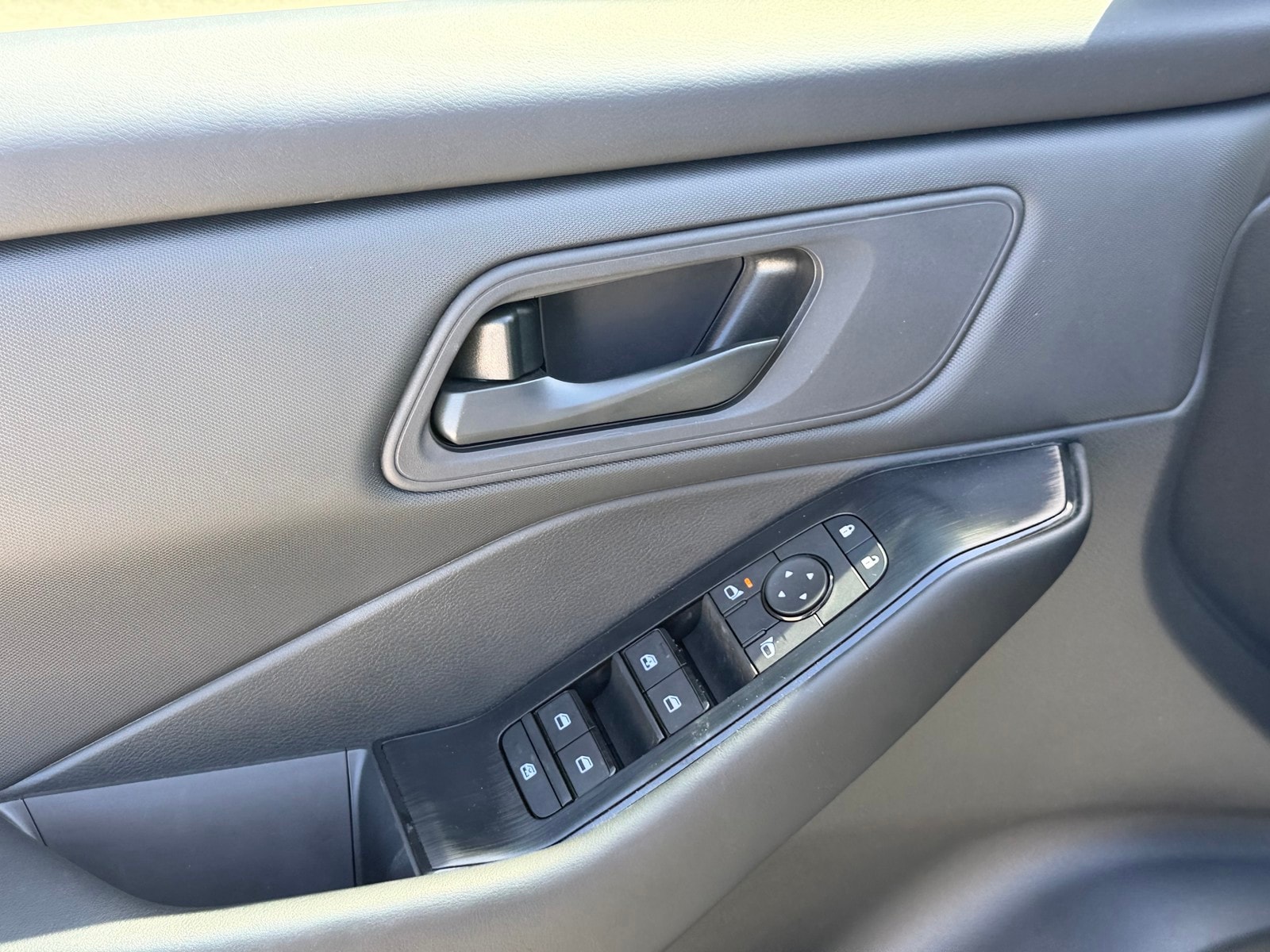 2026 Nissan Rogue S - Photo 16