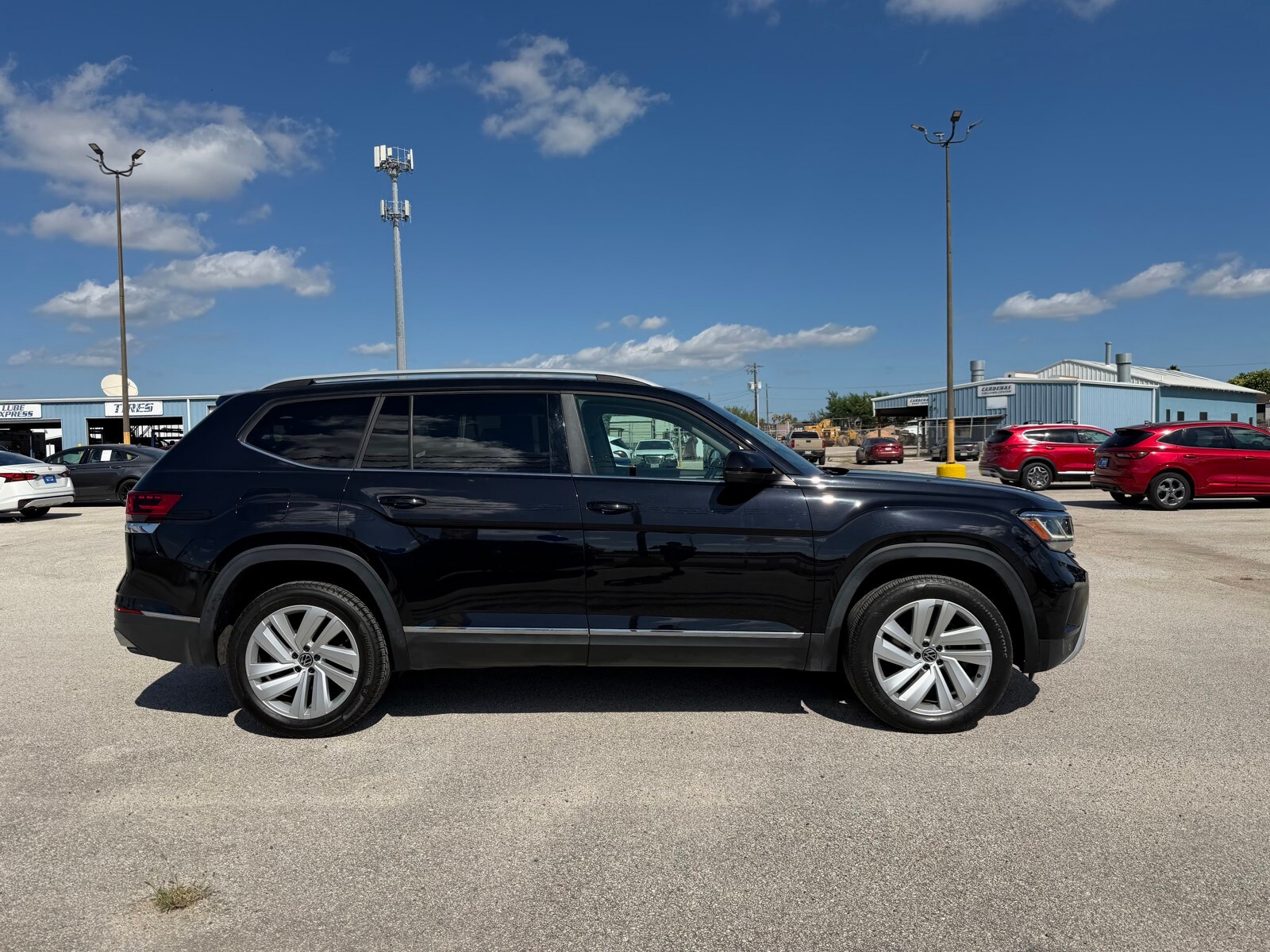 2021 Volkswagen Atlas SEL Premium photo 4