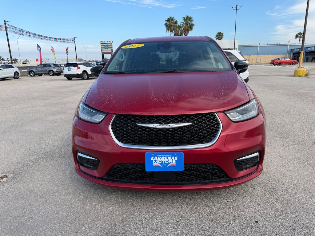 Used 2024 Chrysler Pacifica VAN