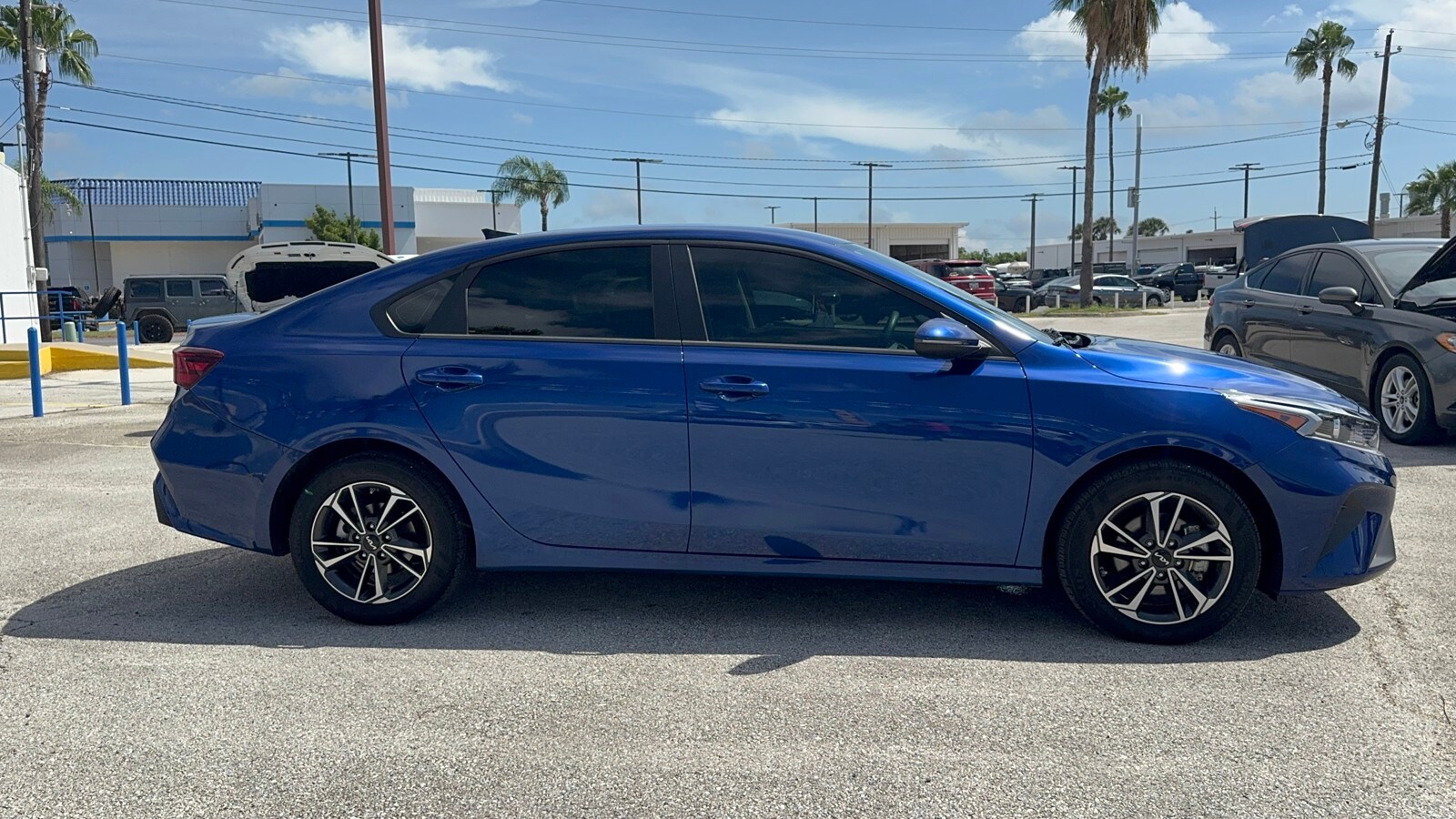 2024 Kia Forte LXS photo 3