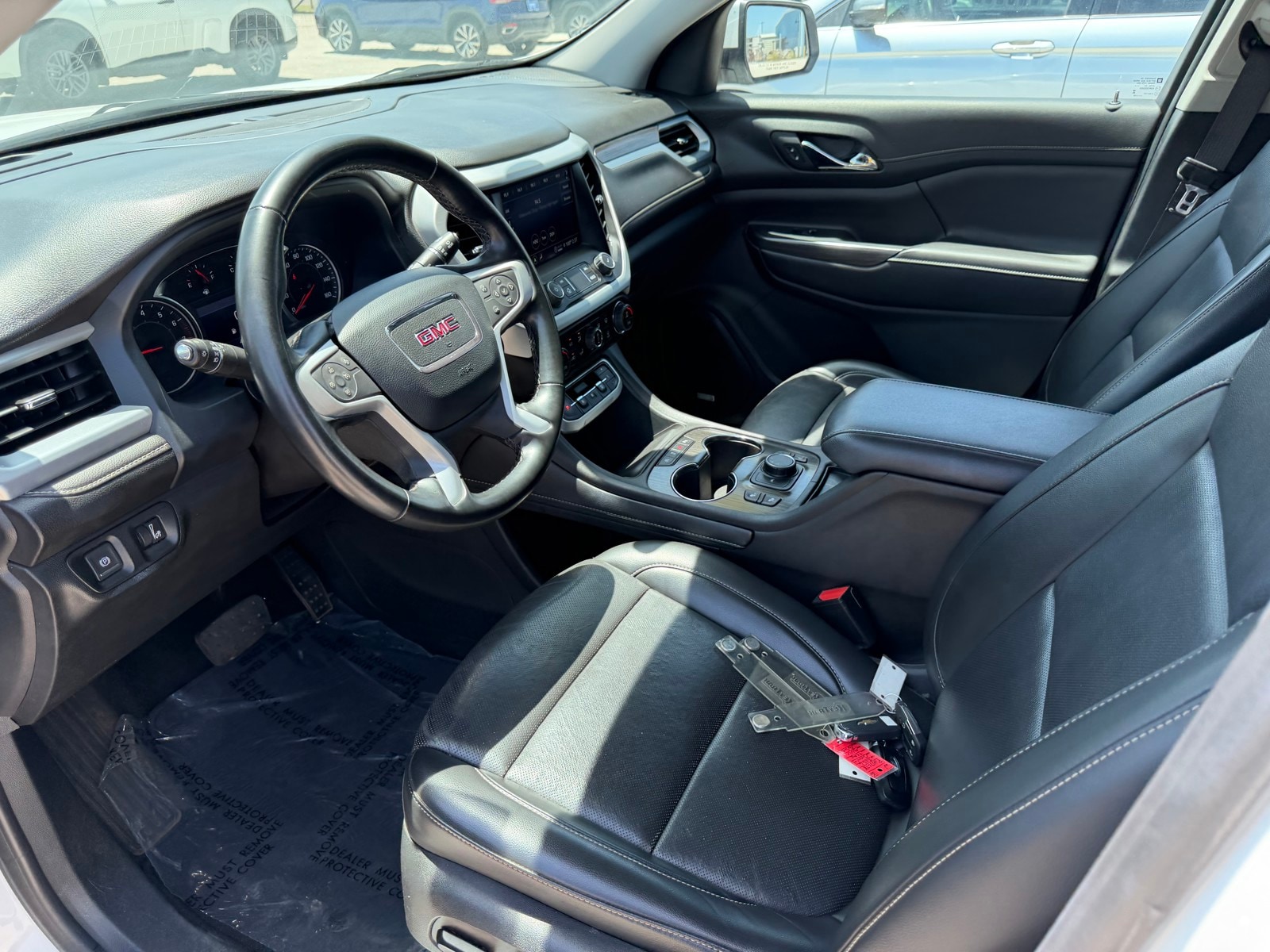 2023 GMC Acadia SLT - Photo 11