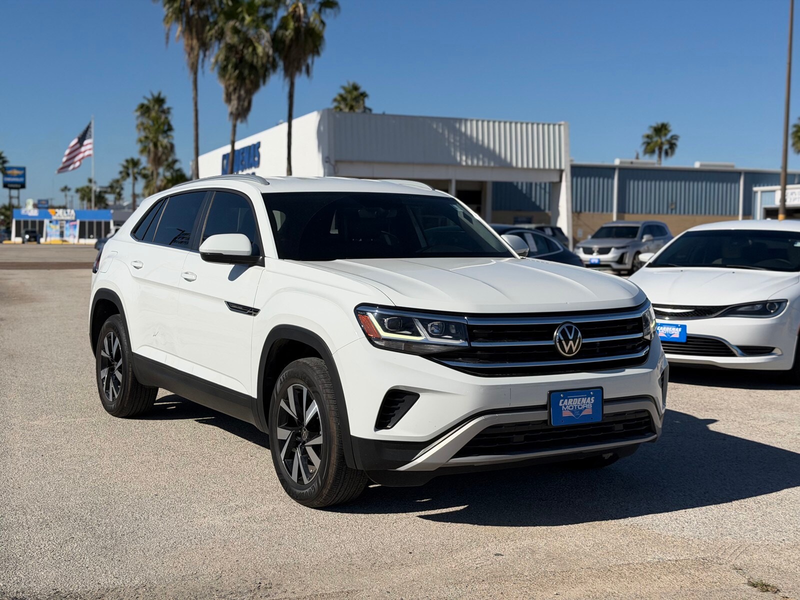 2022 Volkswagen Atlas Cross Sport SE photo 3