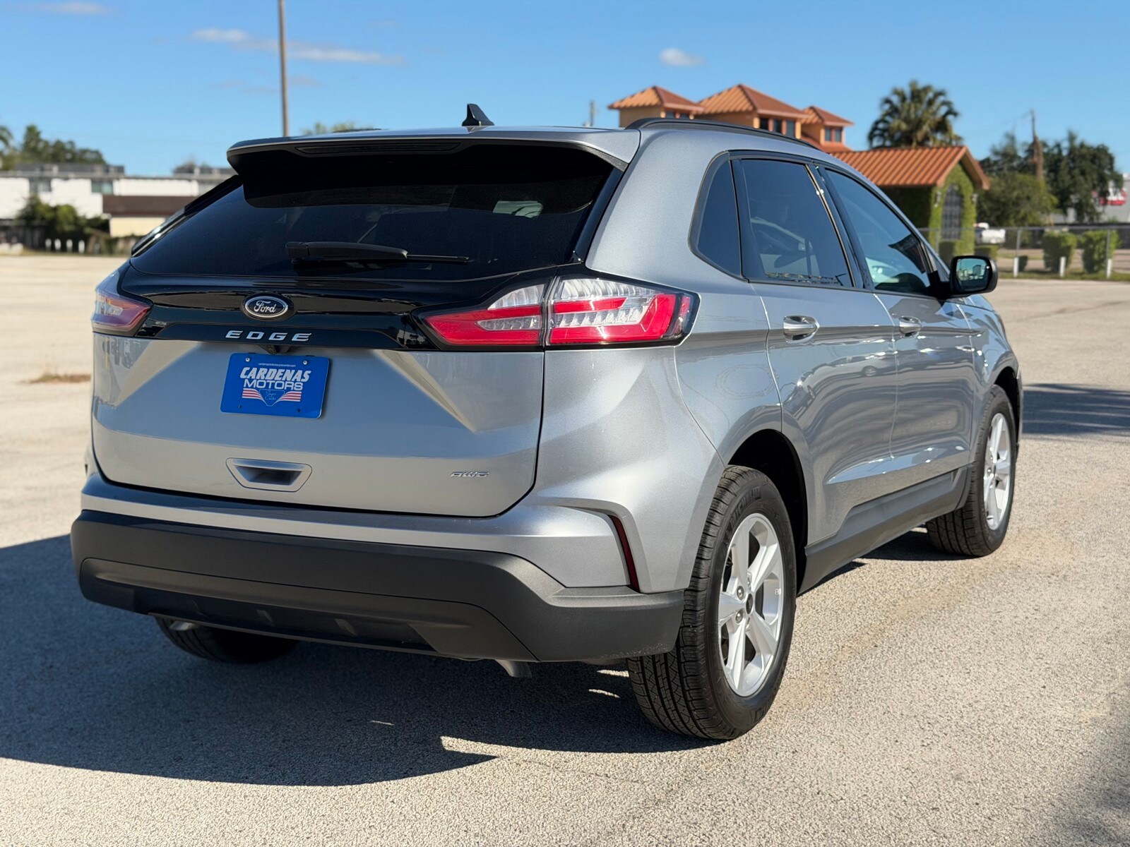 2024 Ford Edge SE photo 2