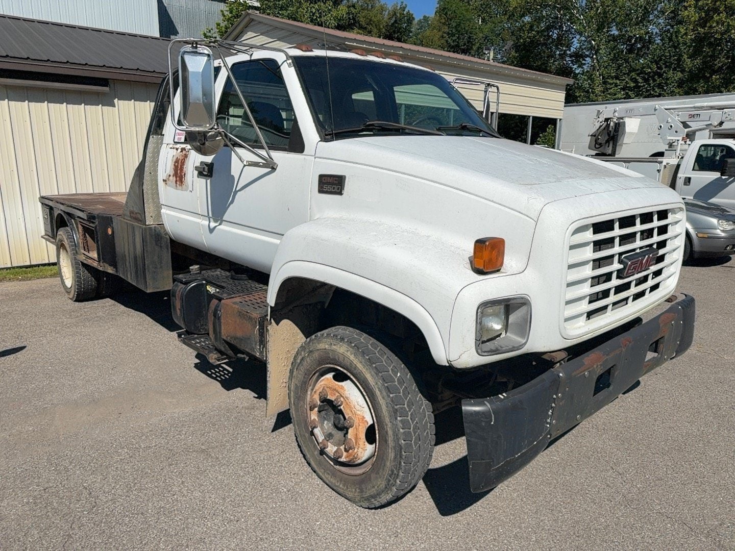 2002 GMC TC6H042 Conv. Cab 106.75 BBC