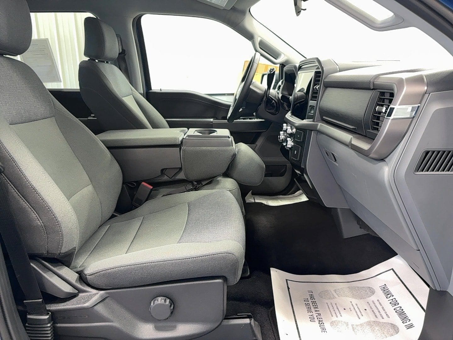 2025 Ford F-150 XLT - Photo 16