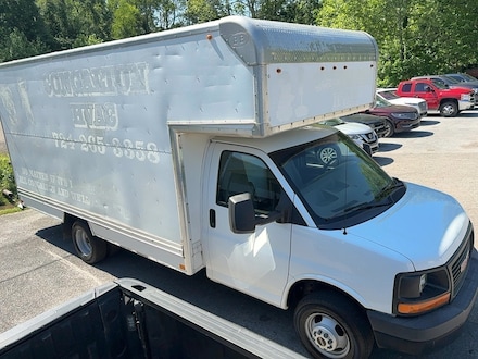2015 GMC Savana Cutaway Work Van Truck