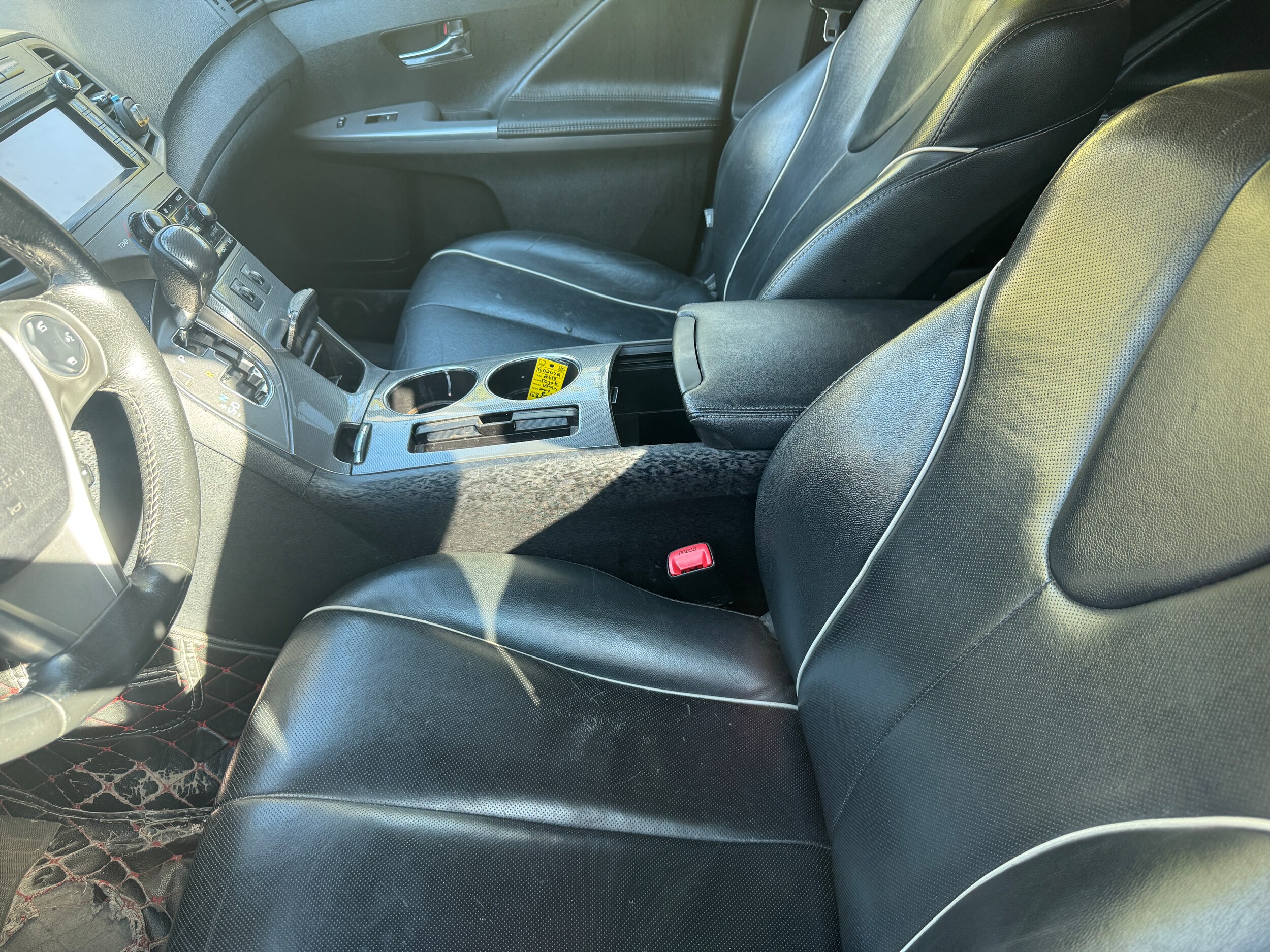 2014 Toyota Venza XLE photo 3