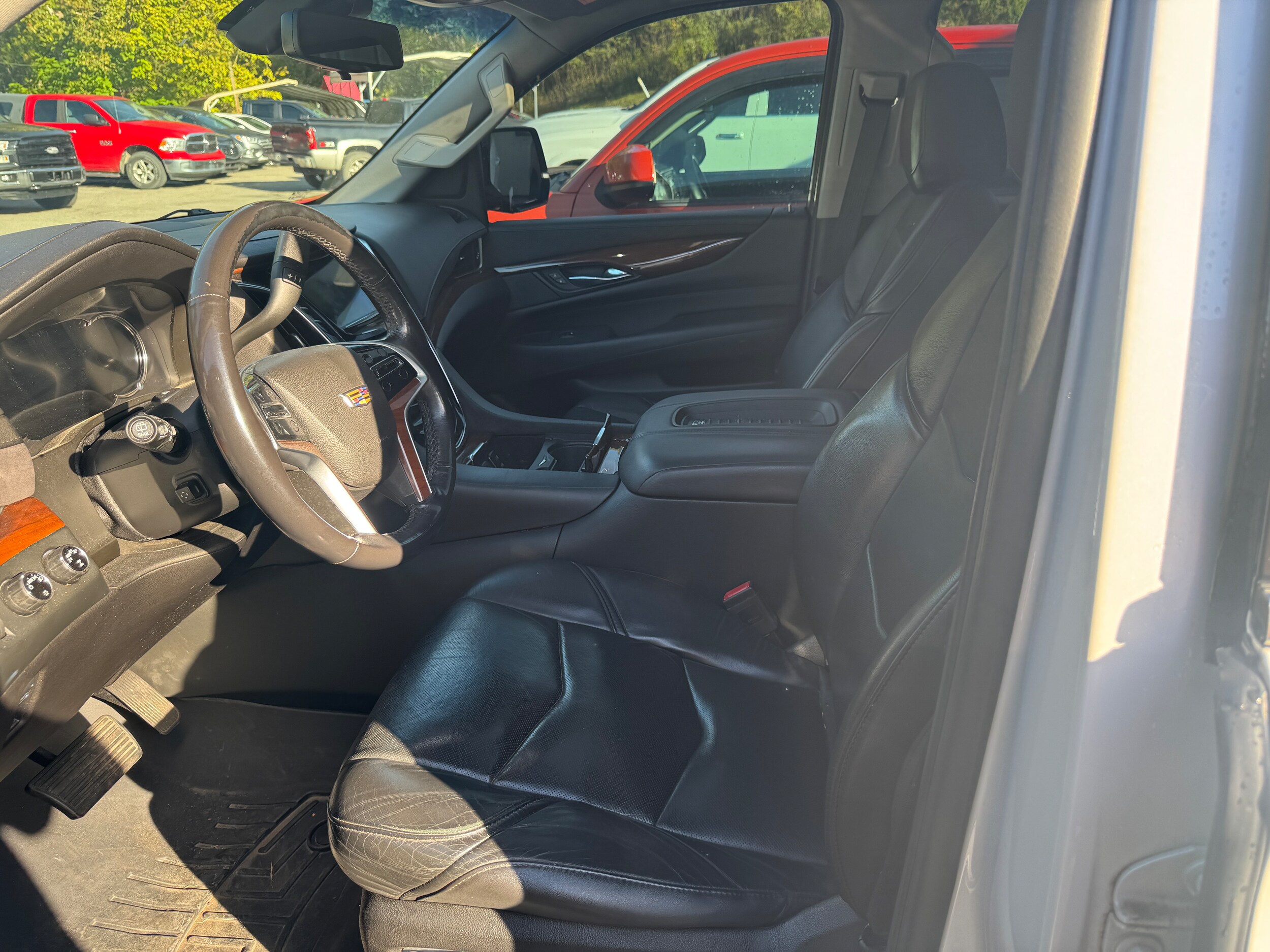 2019 Cadillac Escalade ESV Premium Luxury photo 3