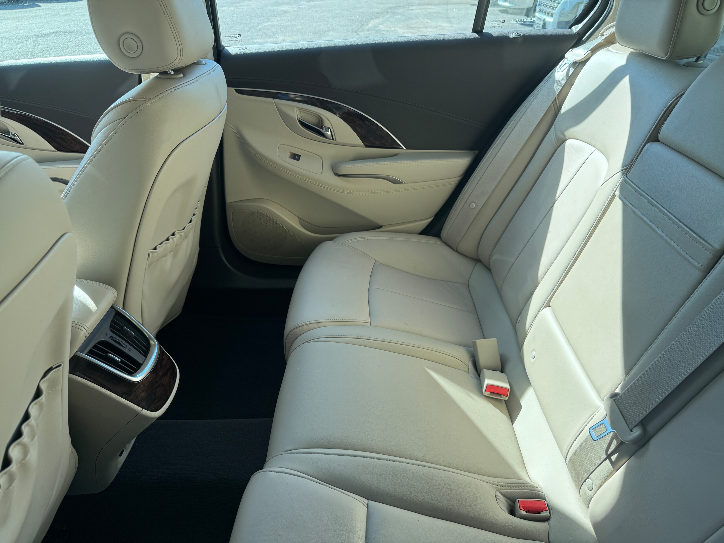 2015 Buick LaCrosse Leather photo 3