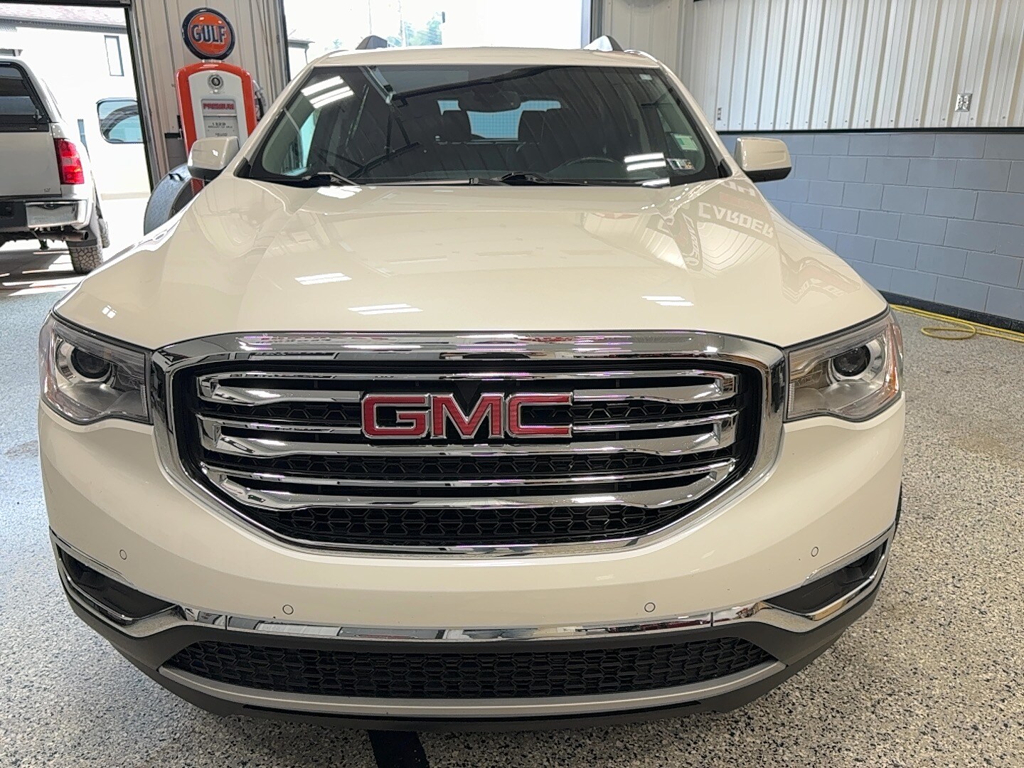 2017 Gmc Acadia SLT photo 2
