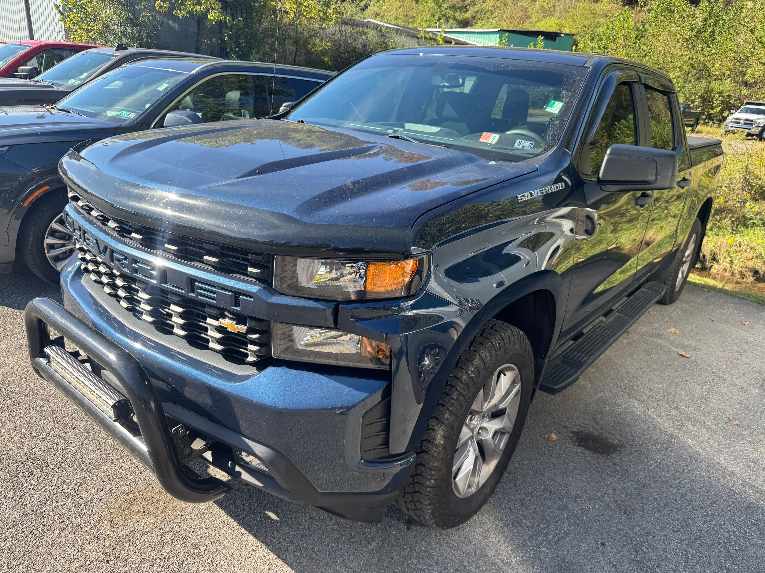 2019 Chevrolet Silverado 1500 Custom photo 2