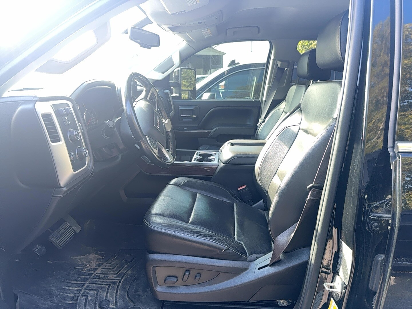 2015 Gmc Sierra 3500 HD SLT photo 3