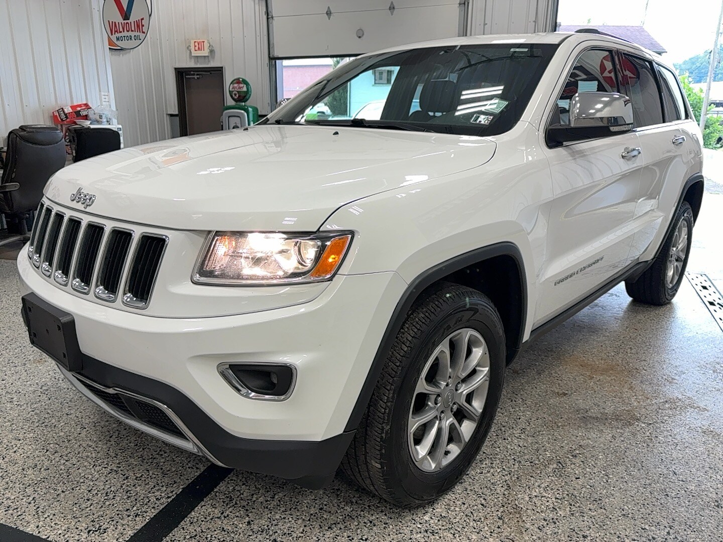 2015 Jeep Grand Cherokee Limited photo 3