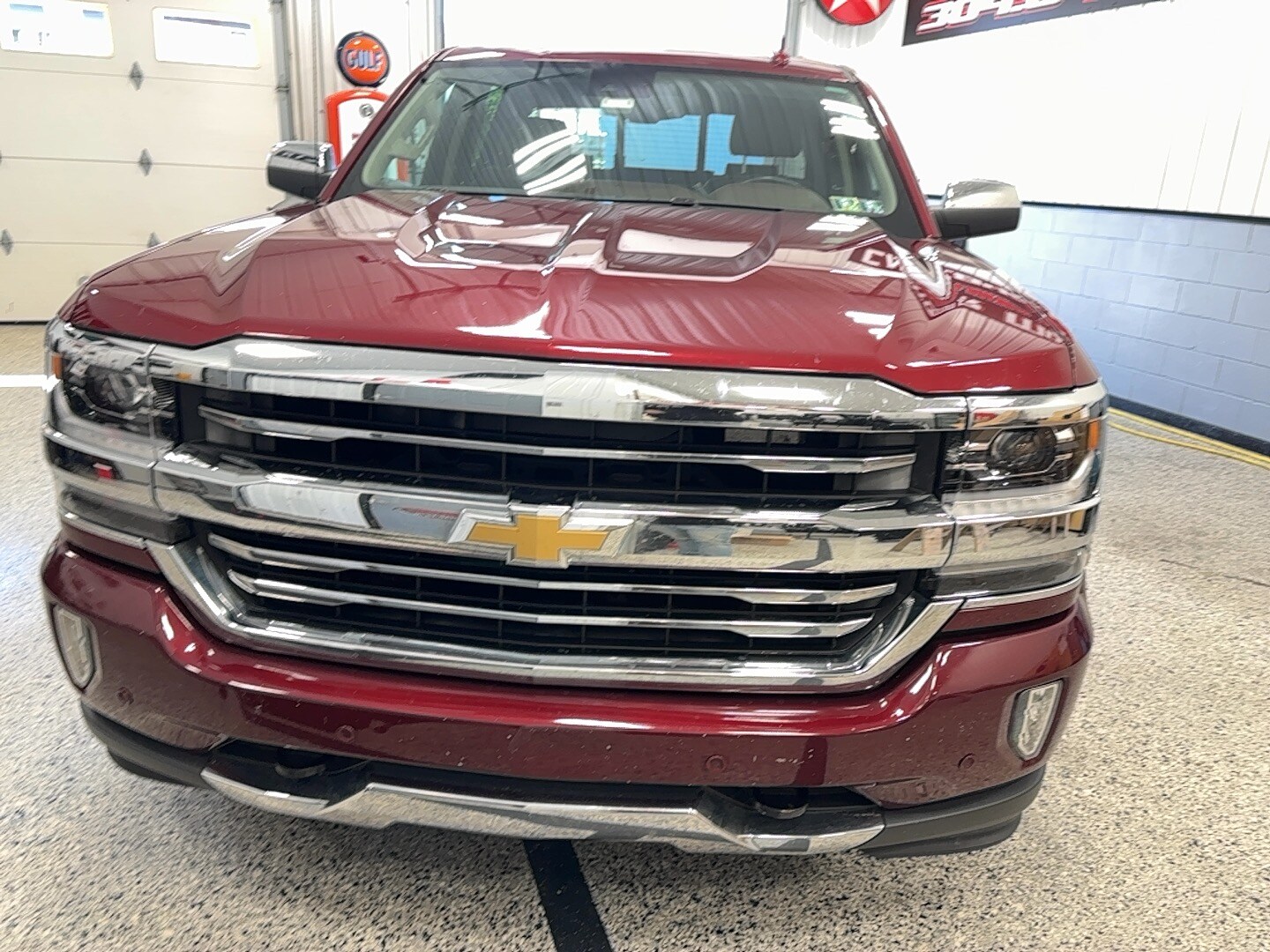 2016 Chevrolet Silverado 1500 High Country photo 2
