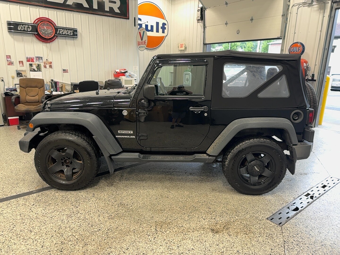 2013 Jeep Wrangler Sport photo 3