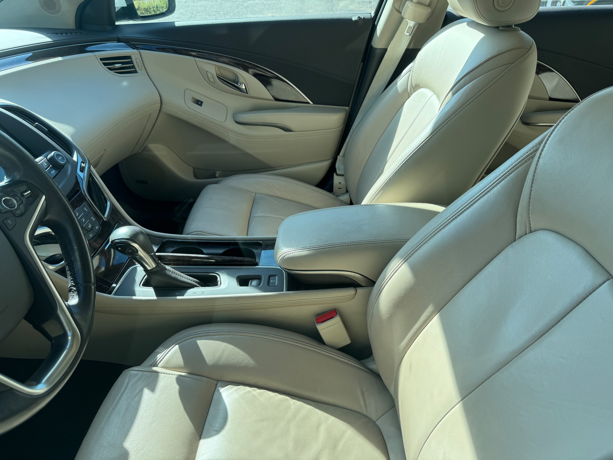 2015 Buick LaCrosse Leather photo 2