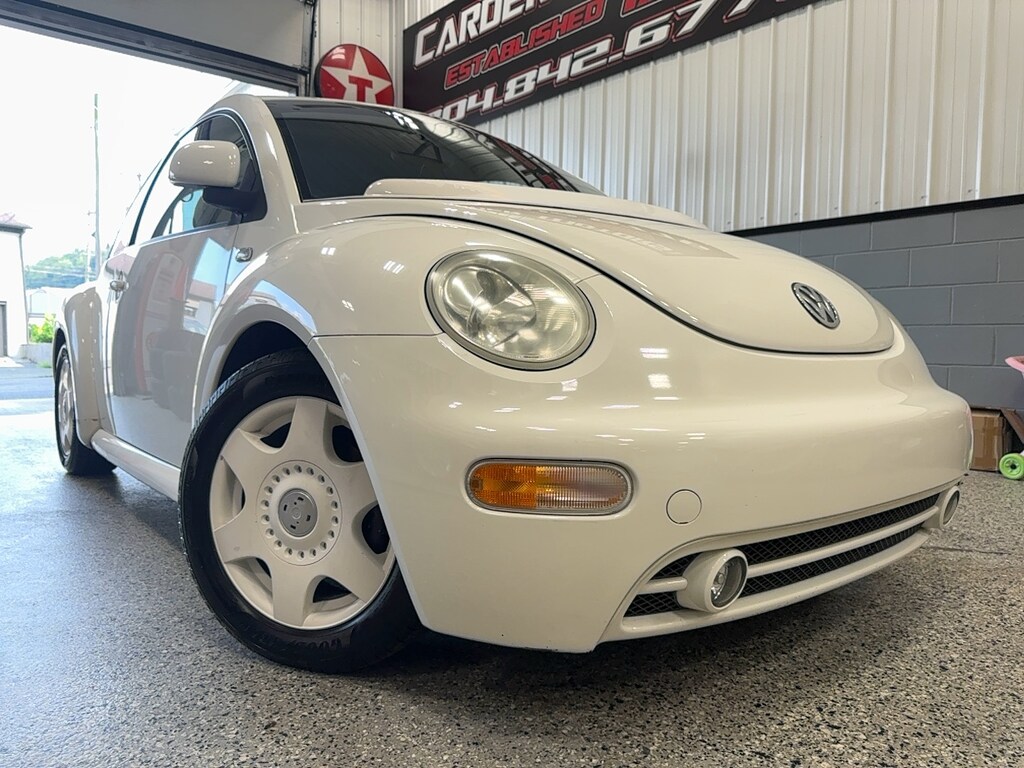 Used 1999 Volkswagen New Beetle For Sale at Carder Motors Inc. VIN