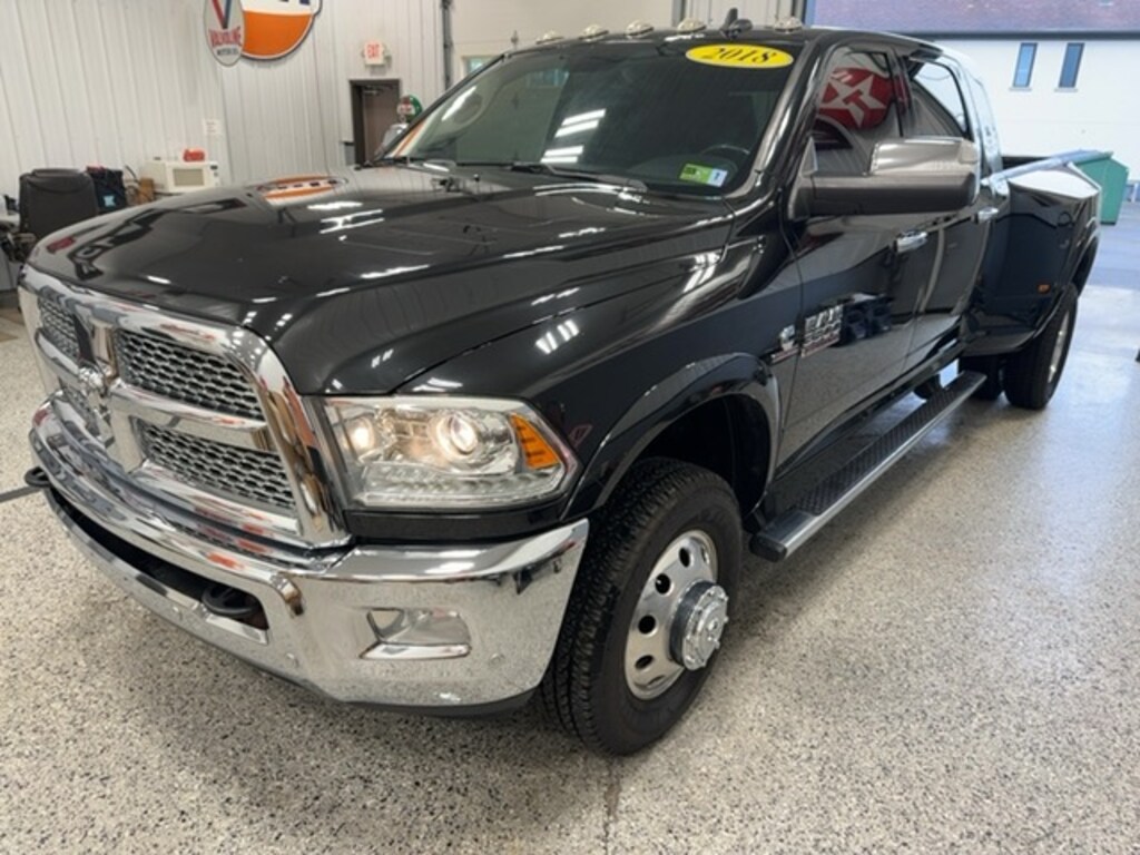 Used 2018 Ram 3500 For Sale at Carder Motors Inc. VIN 3C63RRML0JG385219