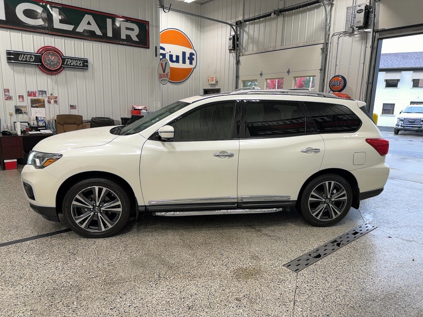 2018 Nissan Pathfinder Platinum photo 4