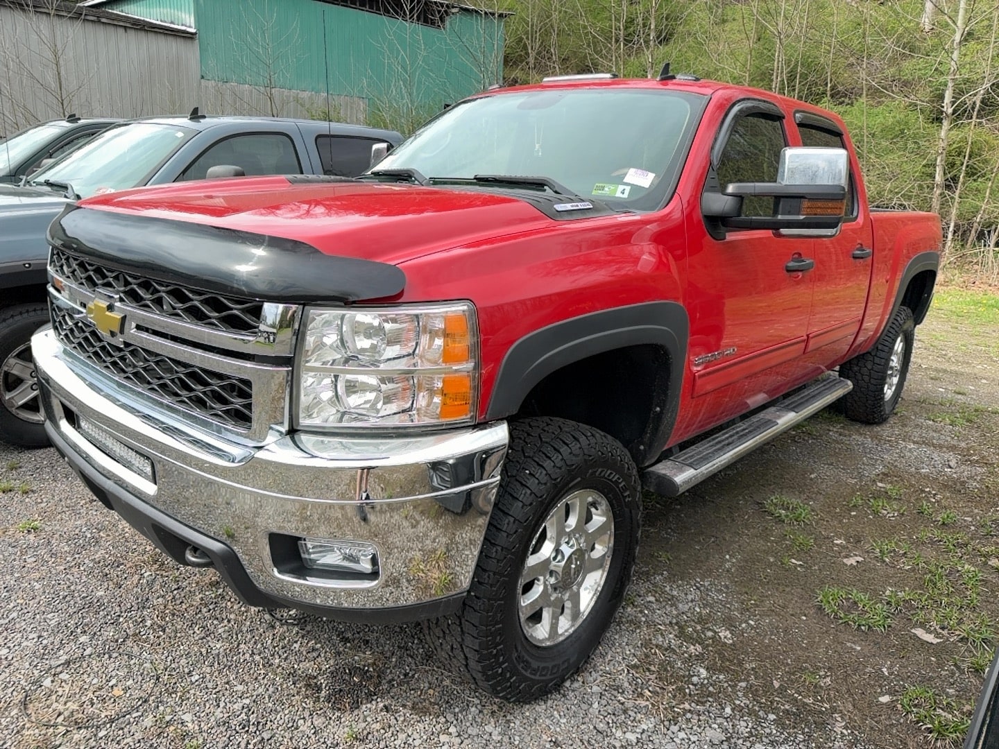 View vehicle photo 2