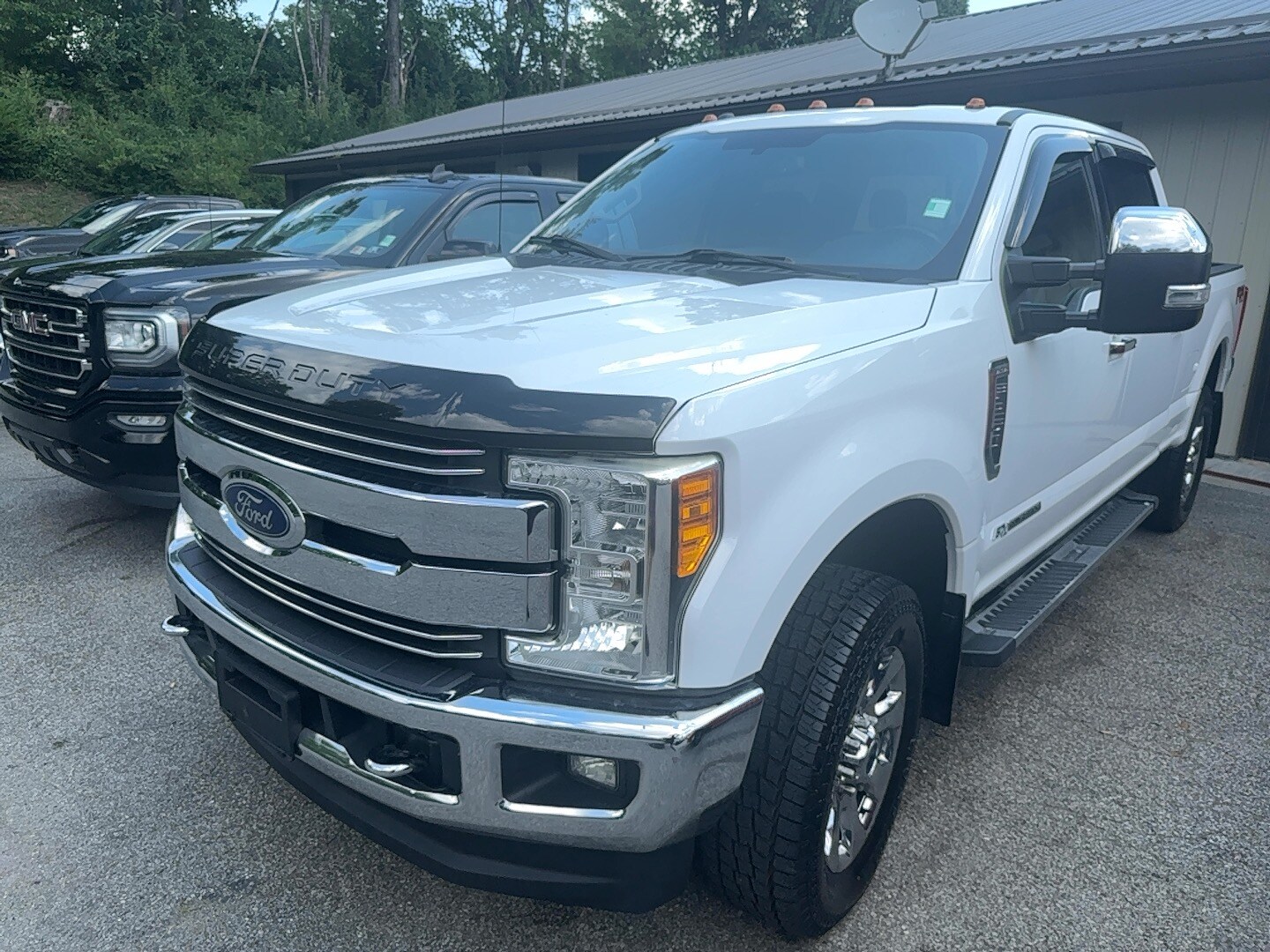 2017 Ford F-250 Lariat photo 2