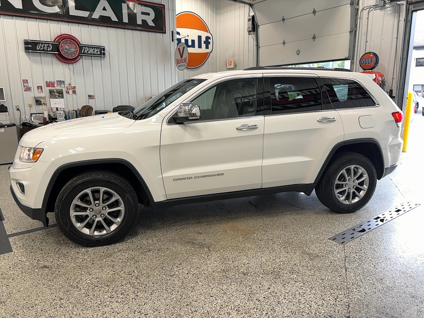 2015 Jeep Grand Cherokee Limited photo 4