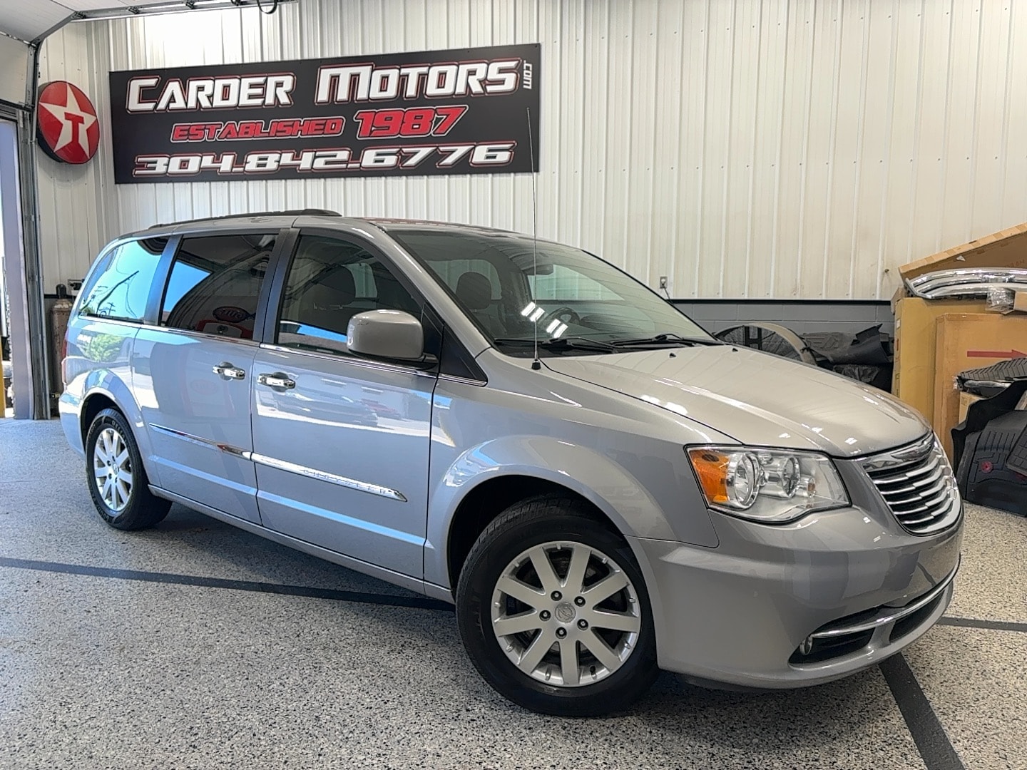 2016 Chrysler Town & Country Touring's photo