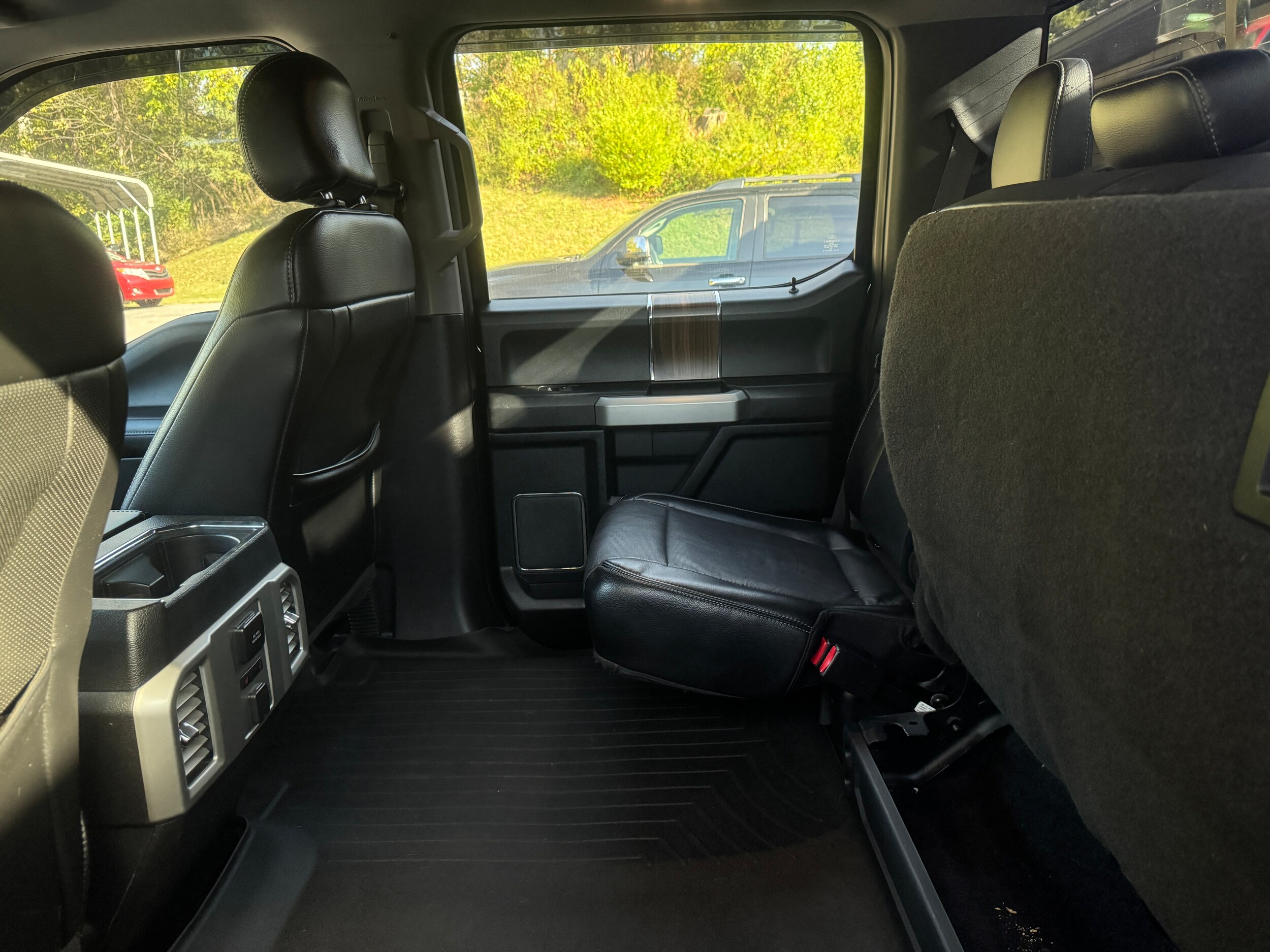 2015 Ford F-150 Lariat photo 3