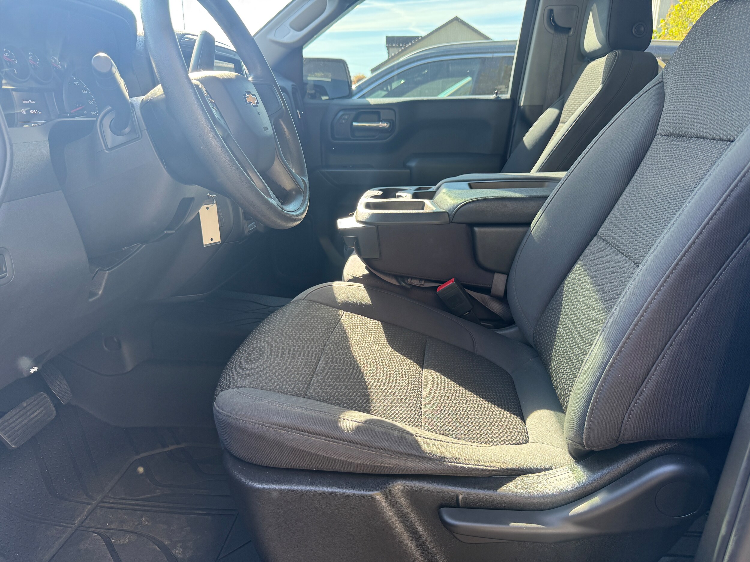 2019 Chevrolet Silverado 1500 Custom photo 3