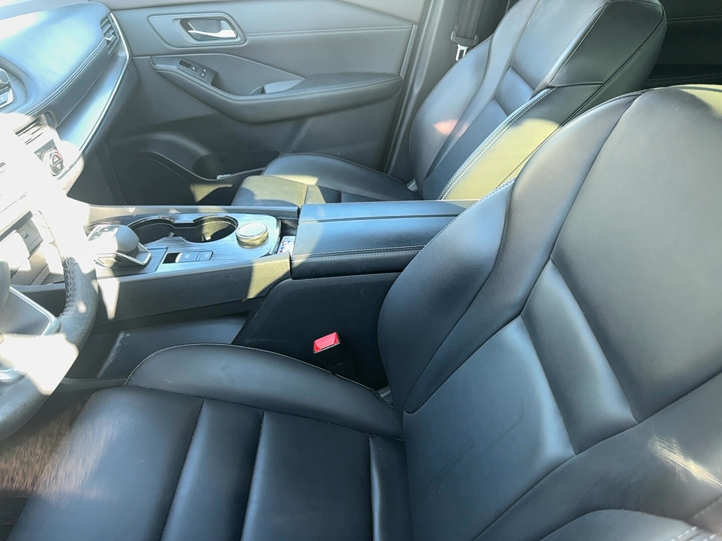 2023 Nissan Rogue Midnight Edition photo 3