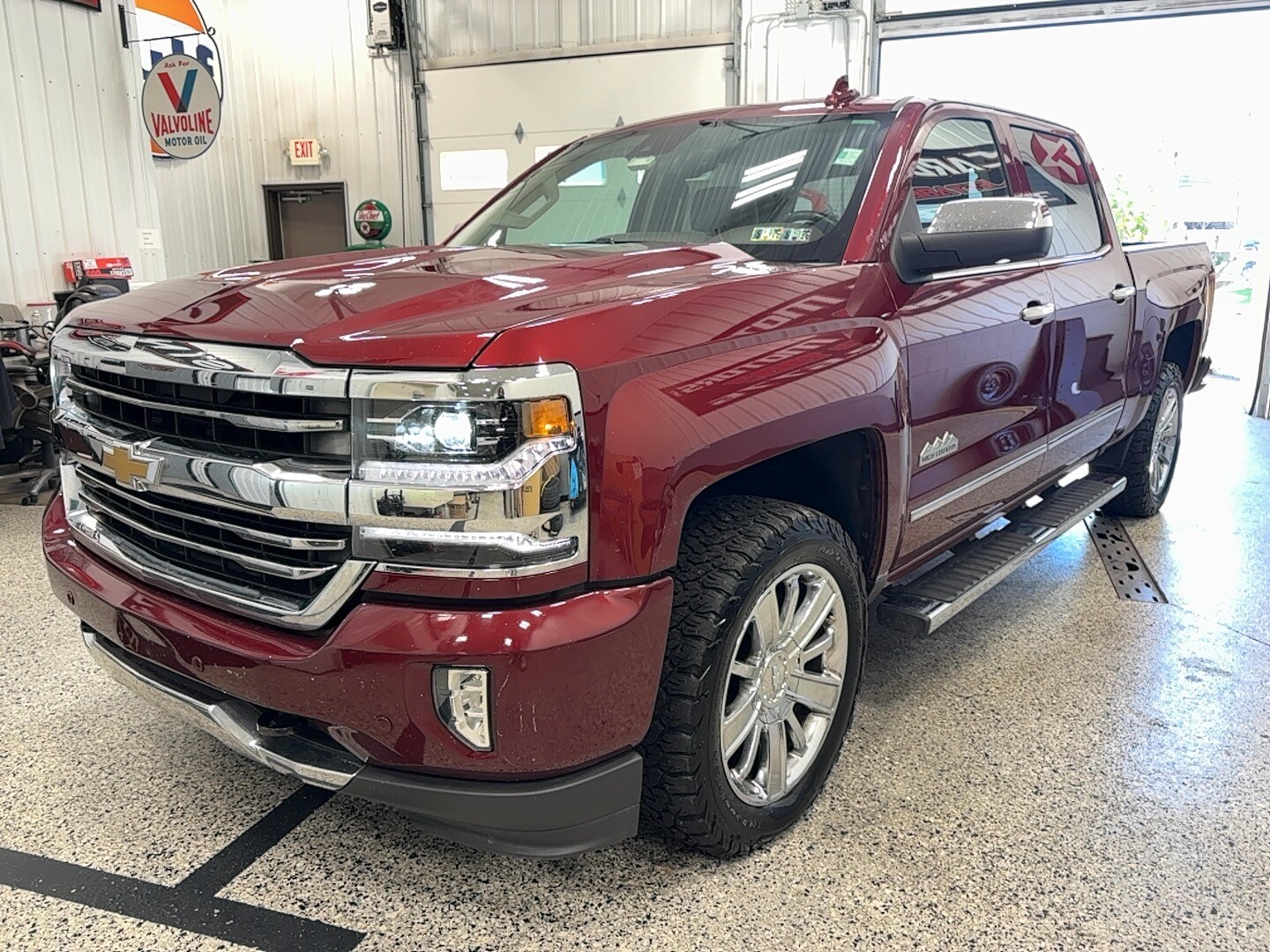 2016 Chevrolet Silverado 1500 High Country photo 3