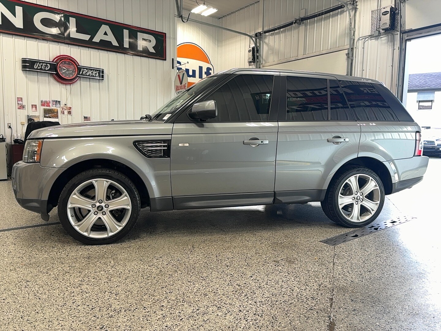 2013 Land Rover Range Rover Sport HSE photo 4