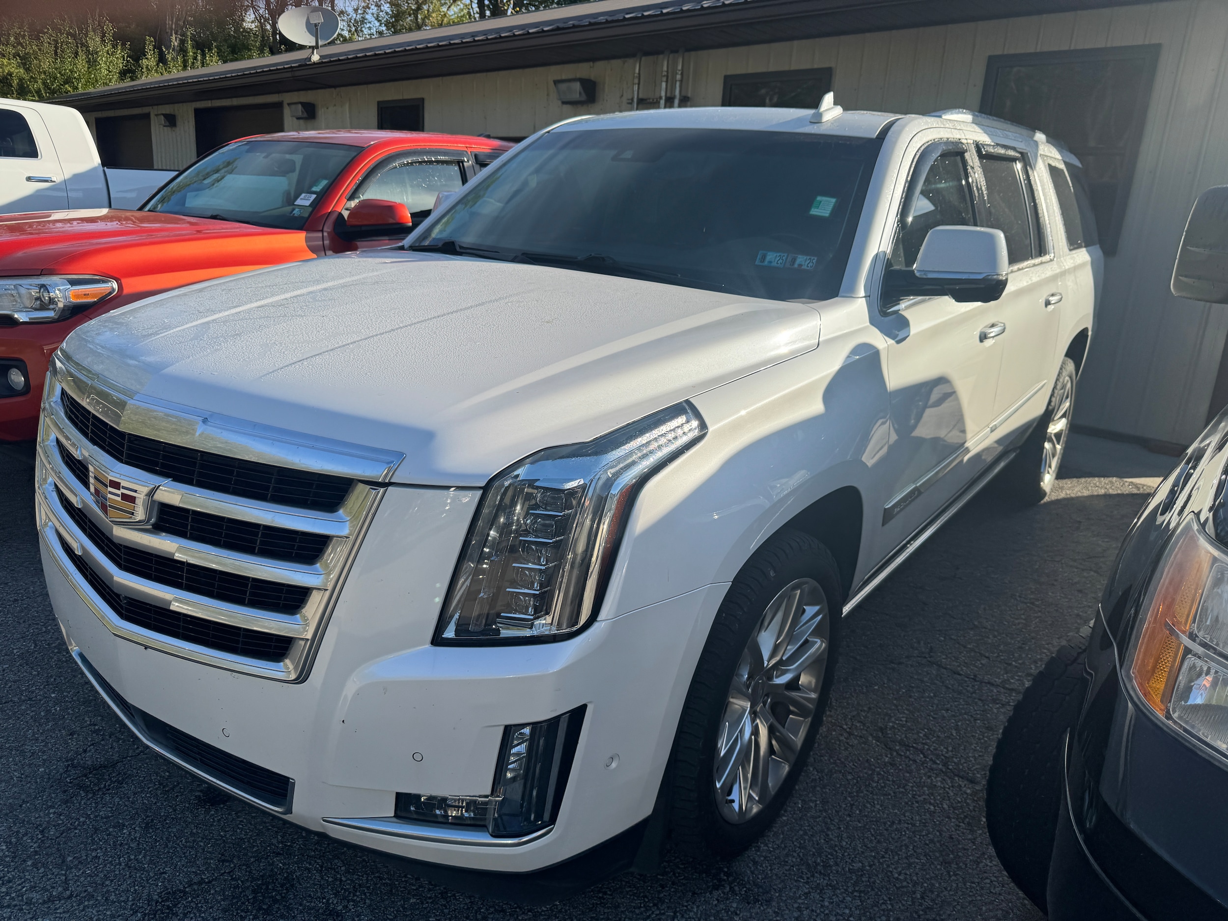 2019 Cadillac Escalade ESV Premium Luxury photo 2