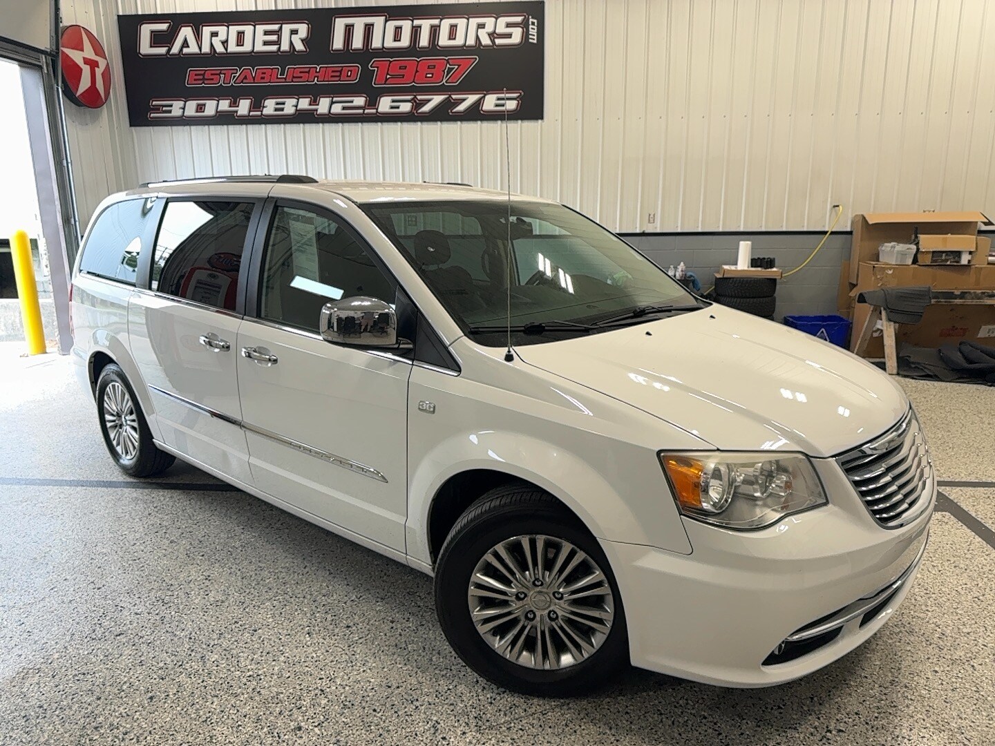 2014 Chrysler Town and Country Touring-L