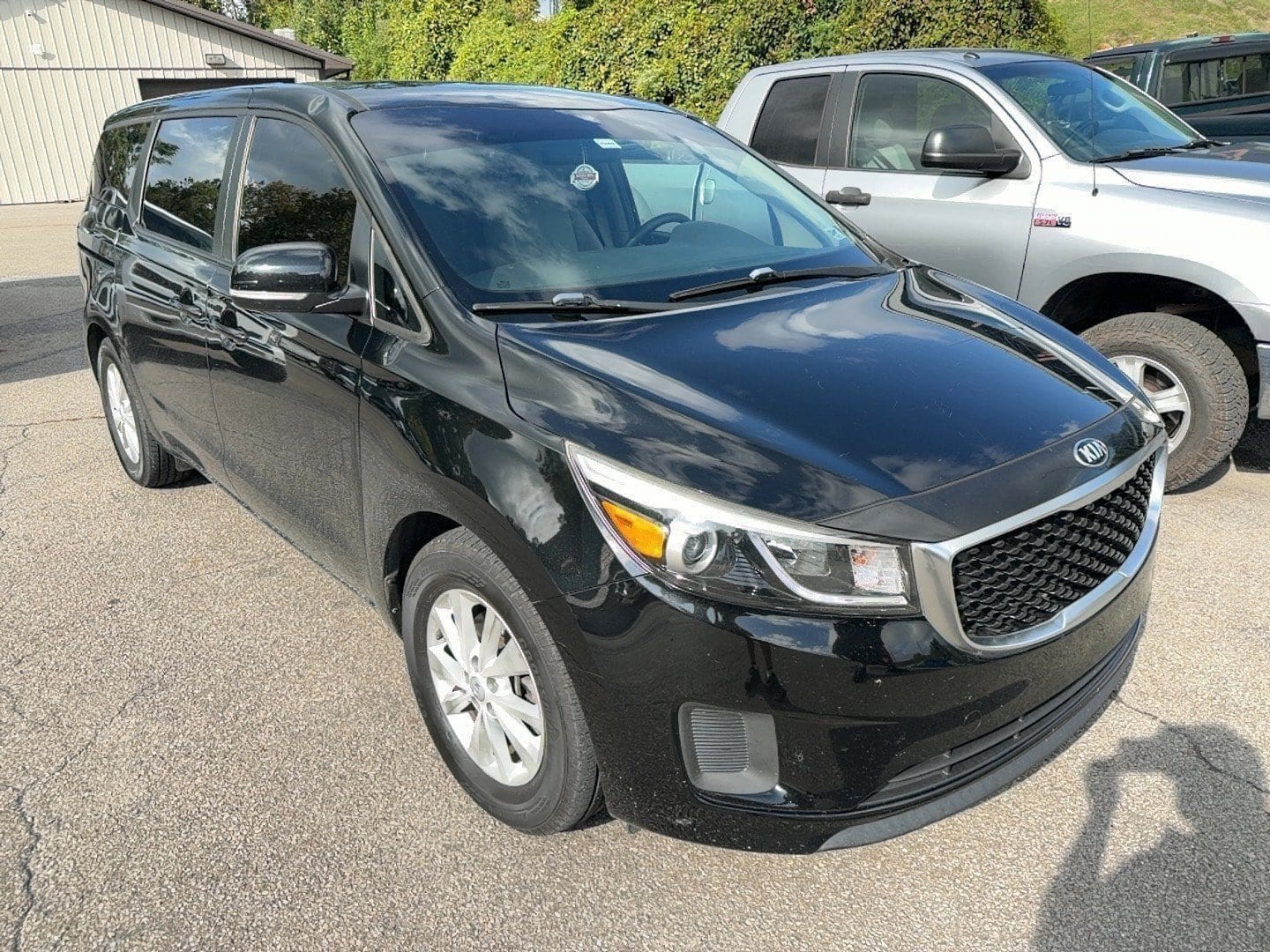 Aurora Black 2017 Kia Sedona Minivan Front-Wheel Drive Automatic