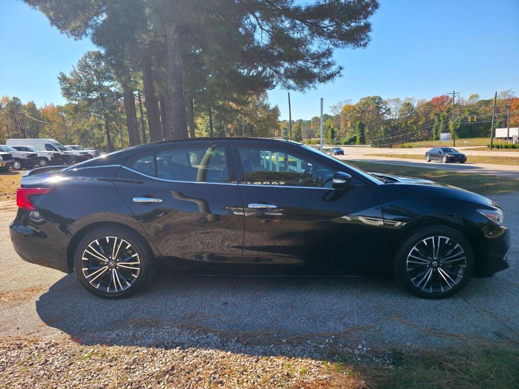 Used 2017 Nissan Maxima 3.5 SL 4dr Sedan Sedan
