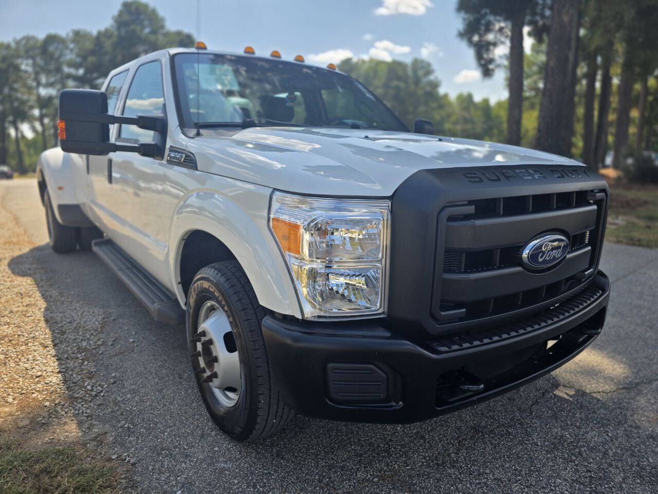 2015 Ford F-350 XL photo 4