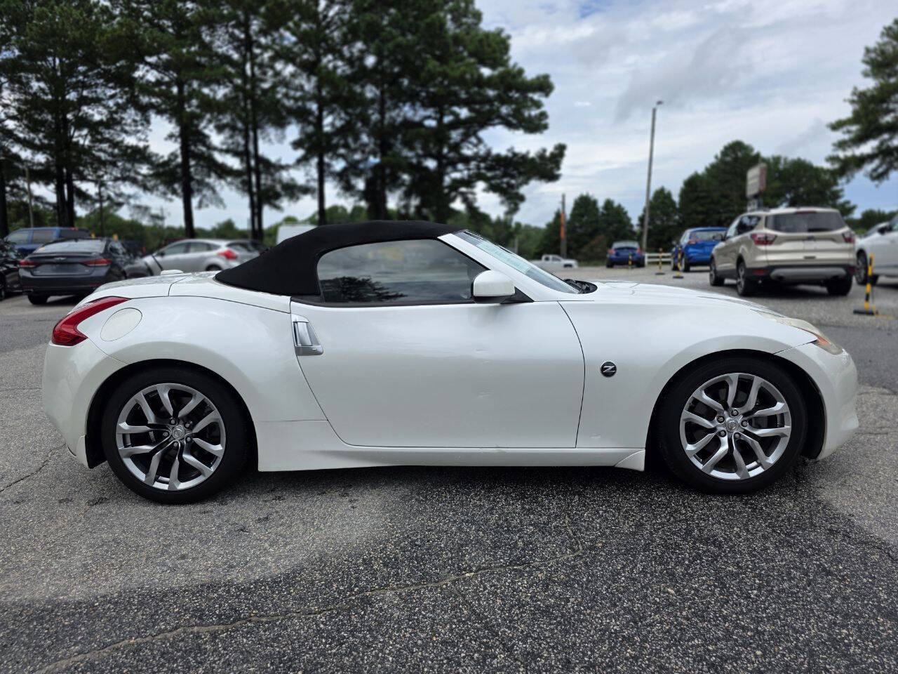 2012 Nissan 370Z Touring photo 2