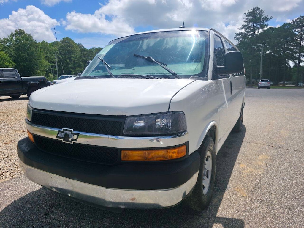 Used 2015 Chevrolet Express LT 2500 3dr Passenger Van Full-Size
