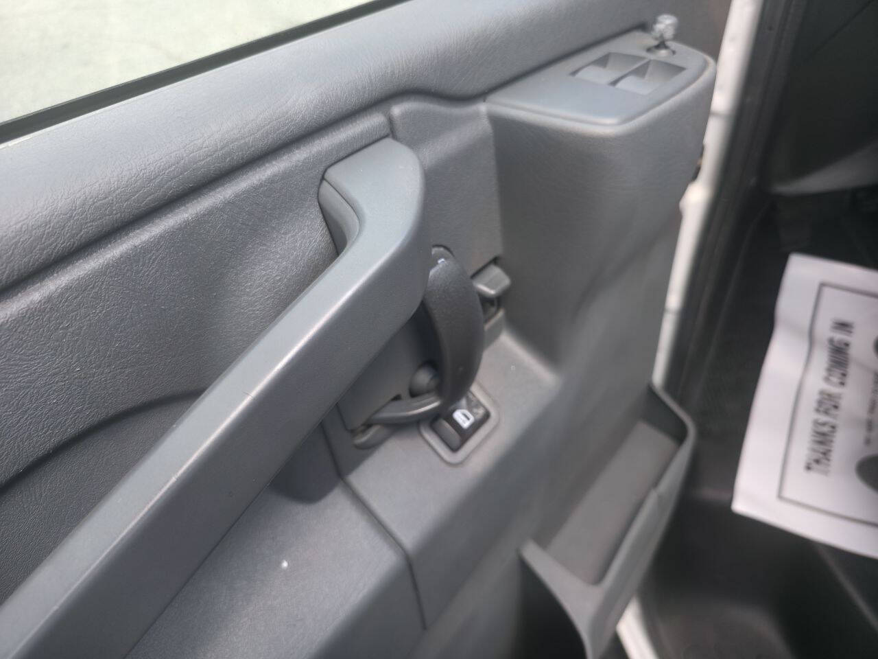 2018 Chevrolet Express Passenger LT - Photo 9