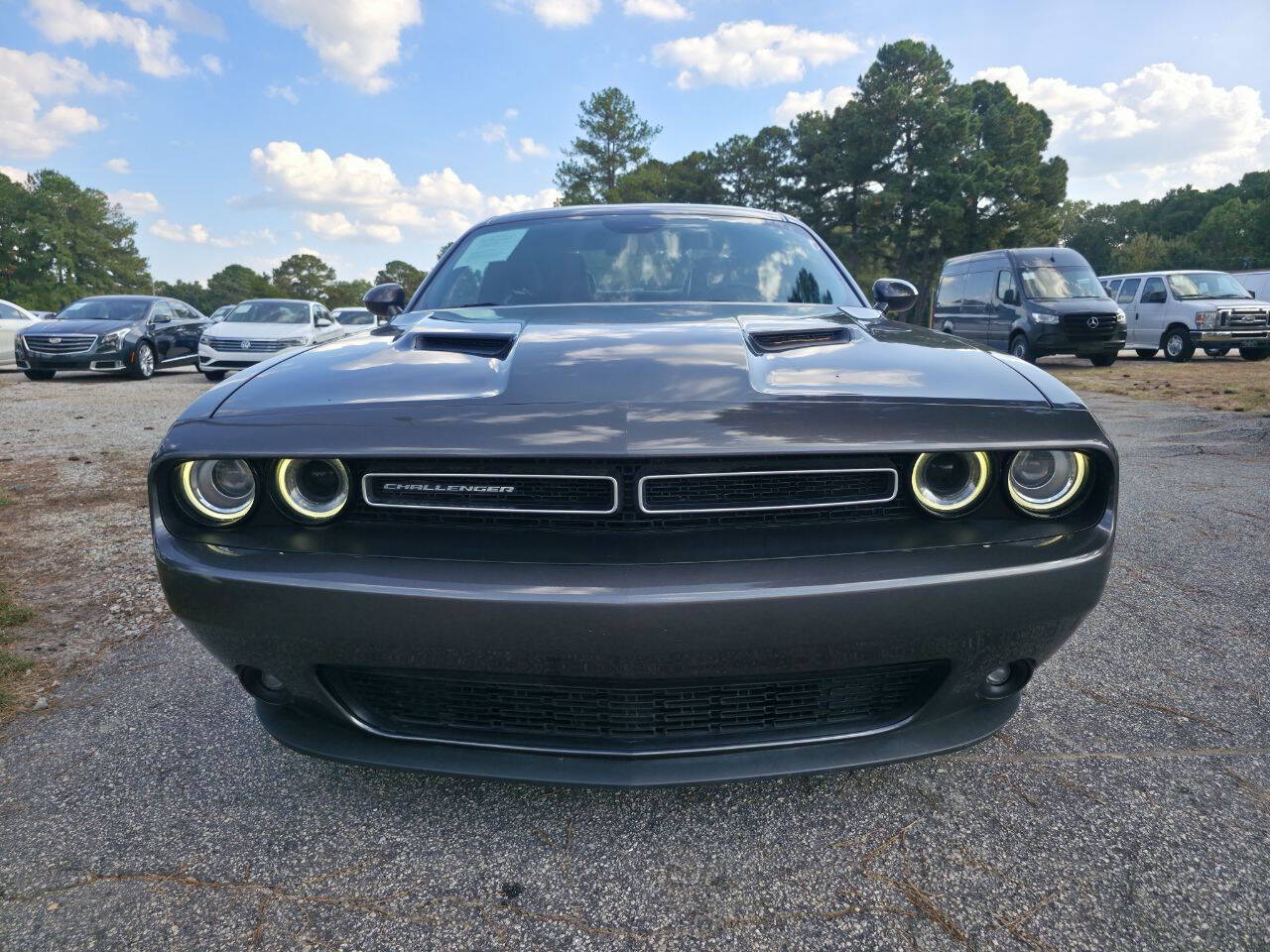 2016 Dodge Challenger SXT photo 2