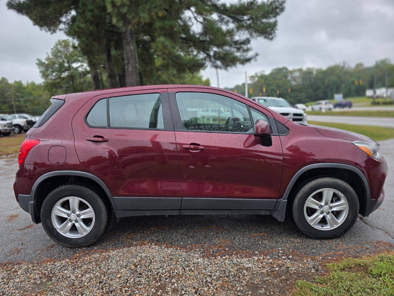2017 Chevrolet Trax LS photo 2